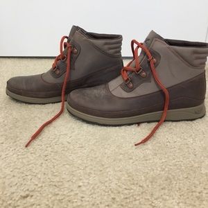 chaco ember boots
